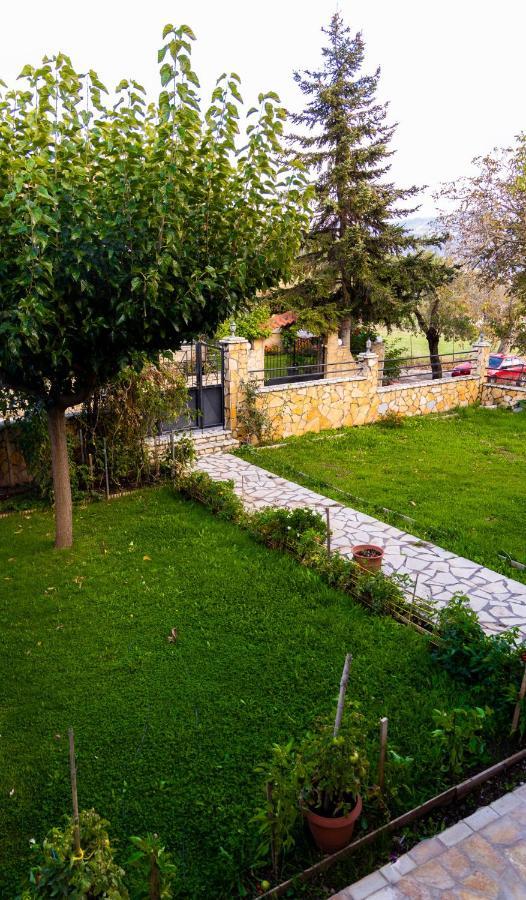 Ξενώνας Βυσωκά 卡拉维塔 外观 照片